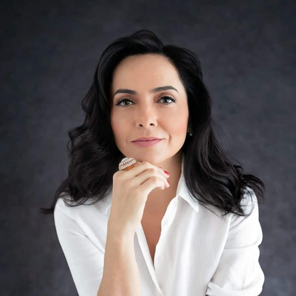 Izabella Camargo — Palestrante Corporativo