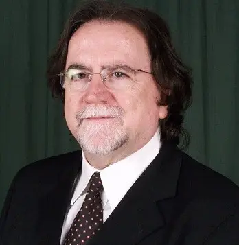 Ari Piovezani, Maestro, compositor e pianista — Palestrante Corporativo