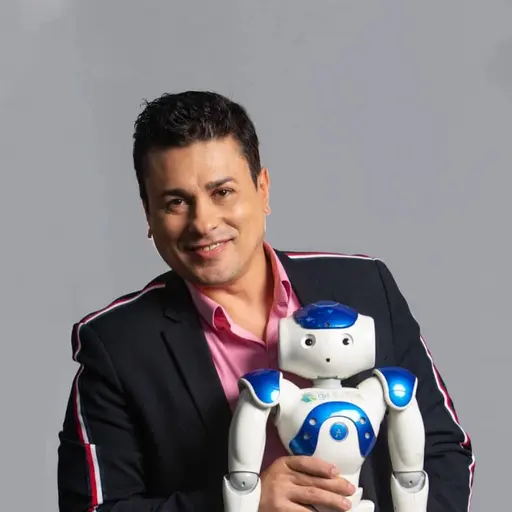 Gil Giardelli, Professor, escritor e roboticista — Palestrante Corporativo