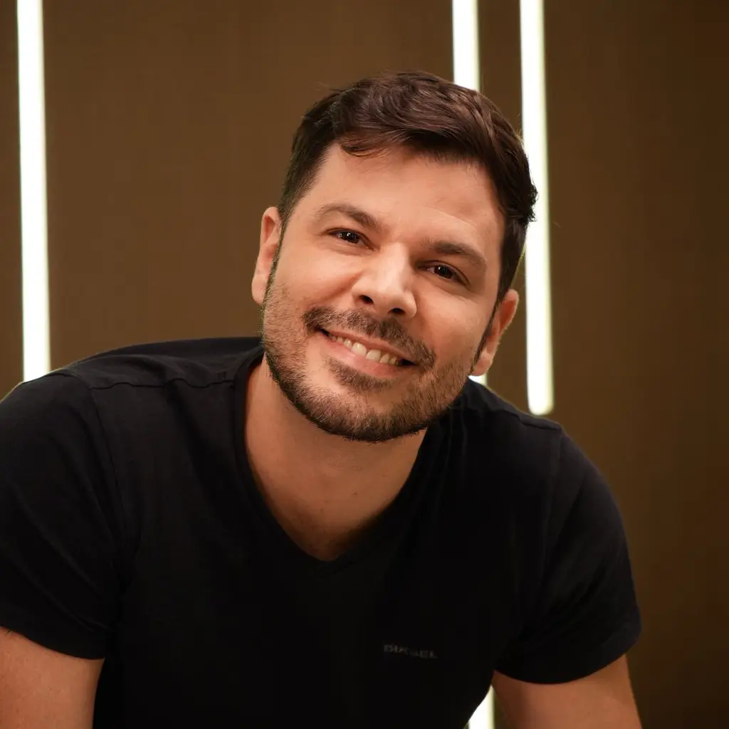 Jonas Almeida, Apresentador, comunicador e músico — Palestrante Corporativo