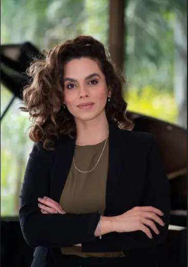 Luana Araújo, Médica infectologista e sanitarista — Palestrante Corporativo