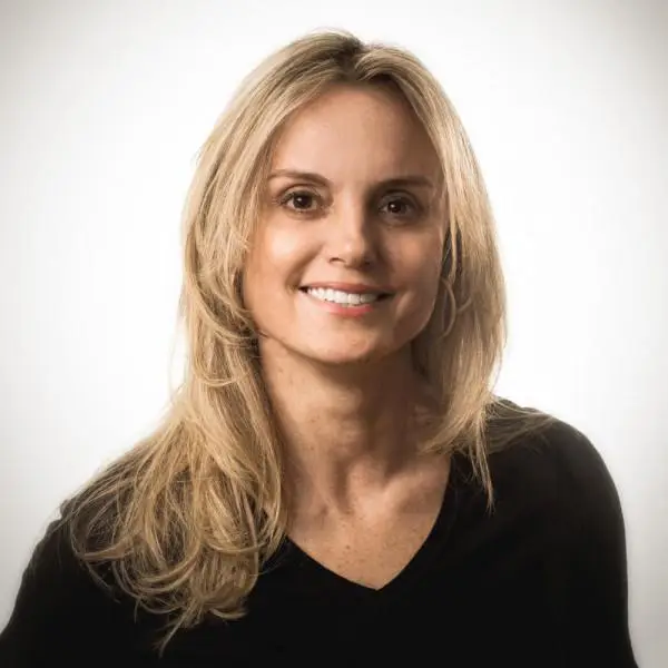 Lucia Haracemiv, Consultora e mentora de Vendas — Palestrante Corporativo