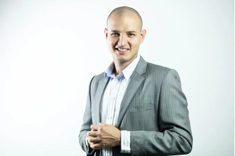 Rafael Baltresca, Hipnólogo, ilusionista e palestrante — Palestrante Corporativo